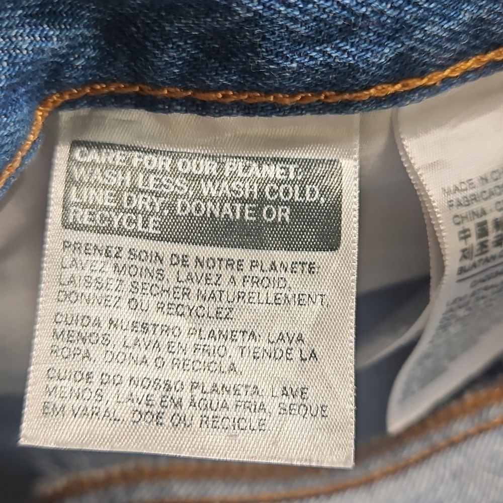 Levi’s 501 Altered Denim Shorts Women’s Size 31 | NWT | Vintage Cut-Off Style - Picture 6 of 11